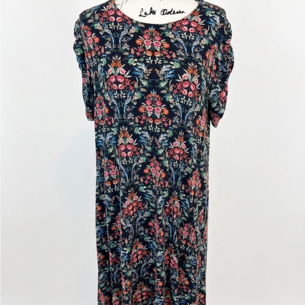 Floral Navy Short-Sleeve Maxi Dress. RUSHING ON CENTER OF SLEEVE.LARGE